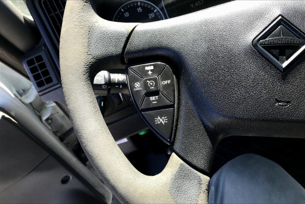 2021 CUM LT625 6×4 Day Cab