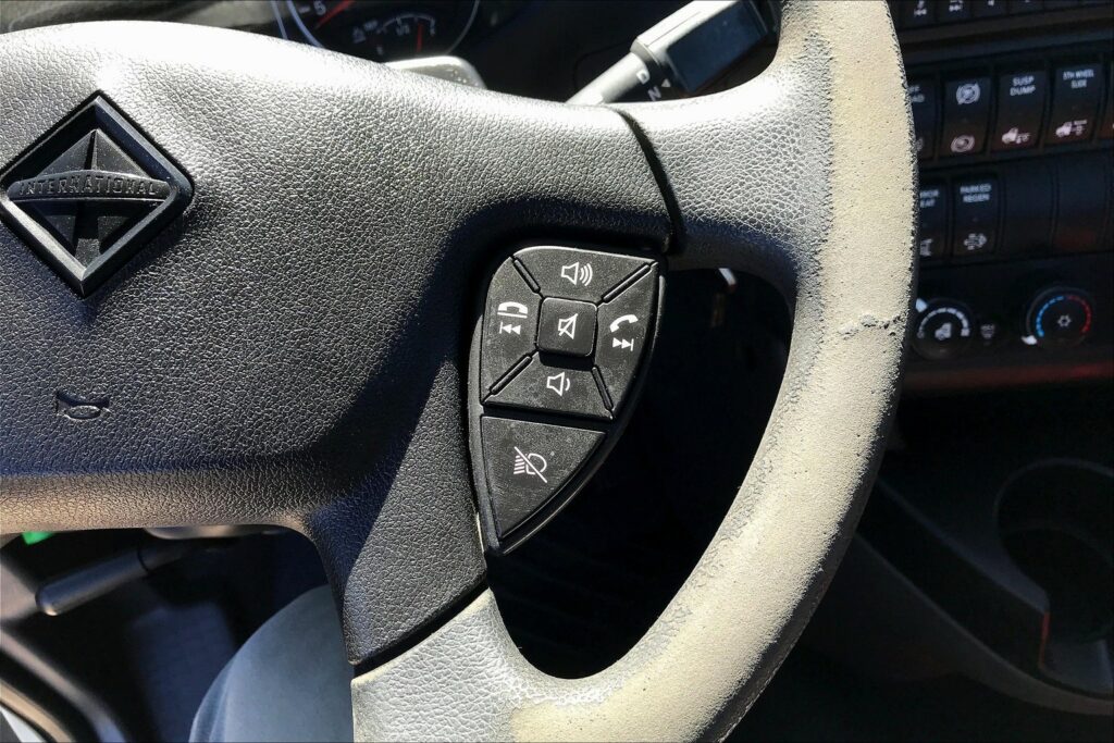 2021 CUM LT625 6×4 Day Cab