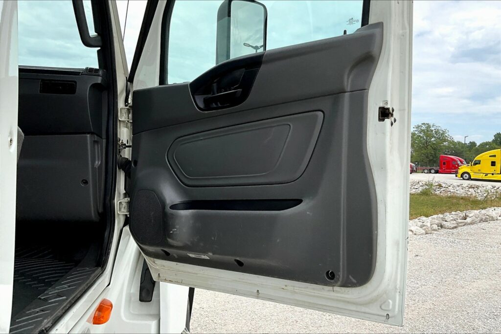 2020 CUM LT625 6×4 Day Cab