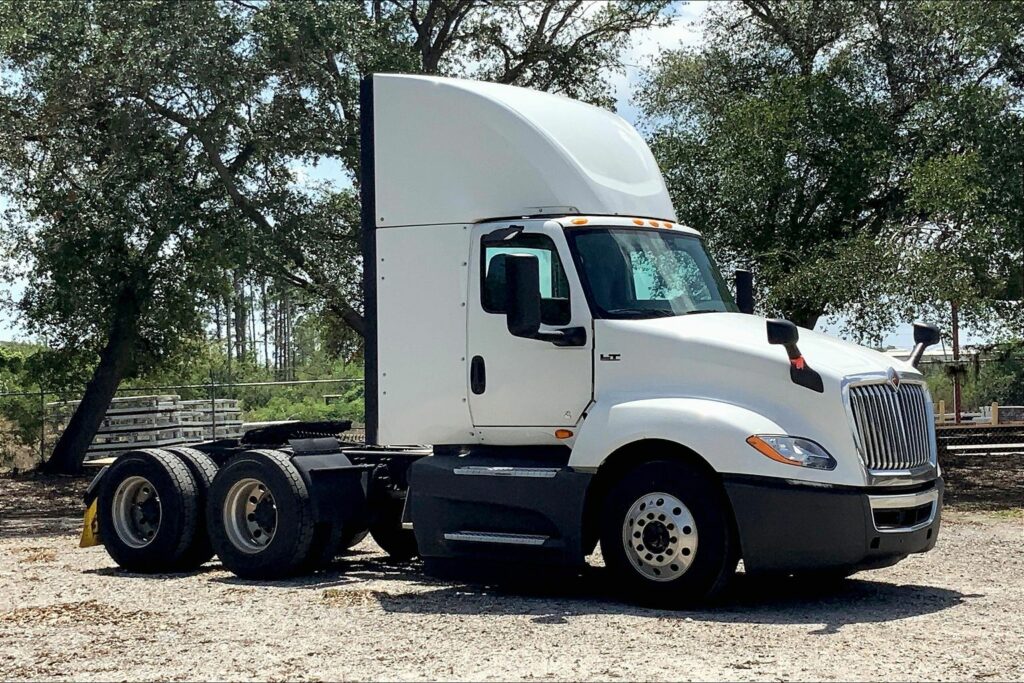 2021 CUM LT625 6×4 Day Cab