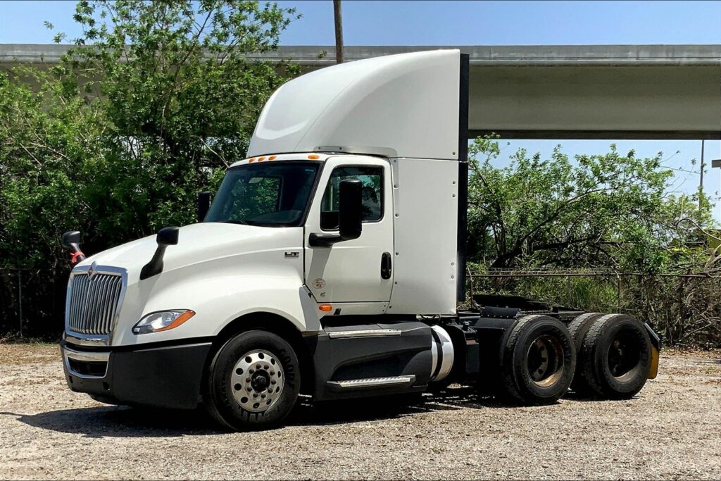 2021 CUM LT625 6×4 Day Cab