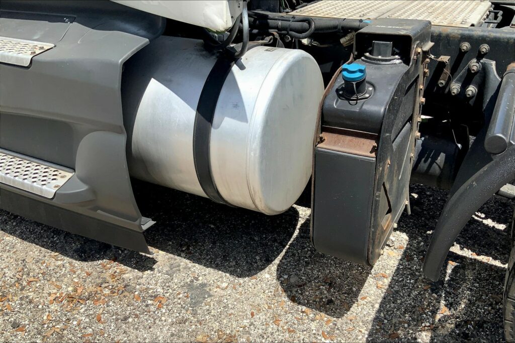 2021 CUM LT625 6×4 Day Cab