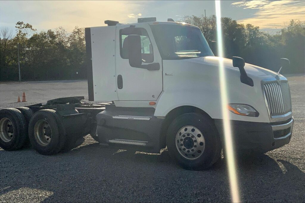 2021 CUM LT625 6×4 Day Cab