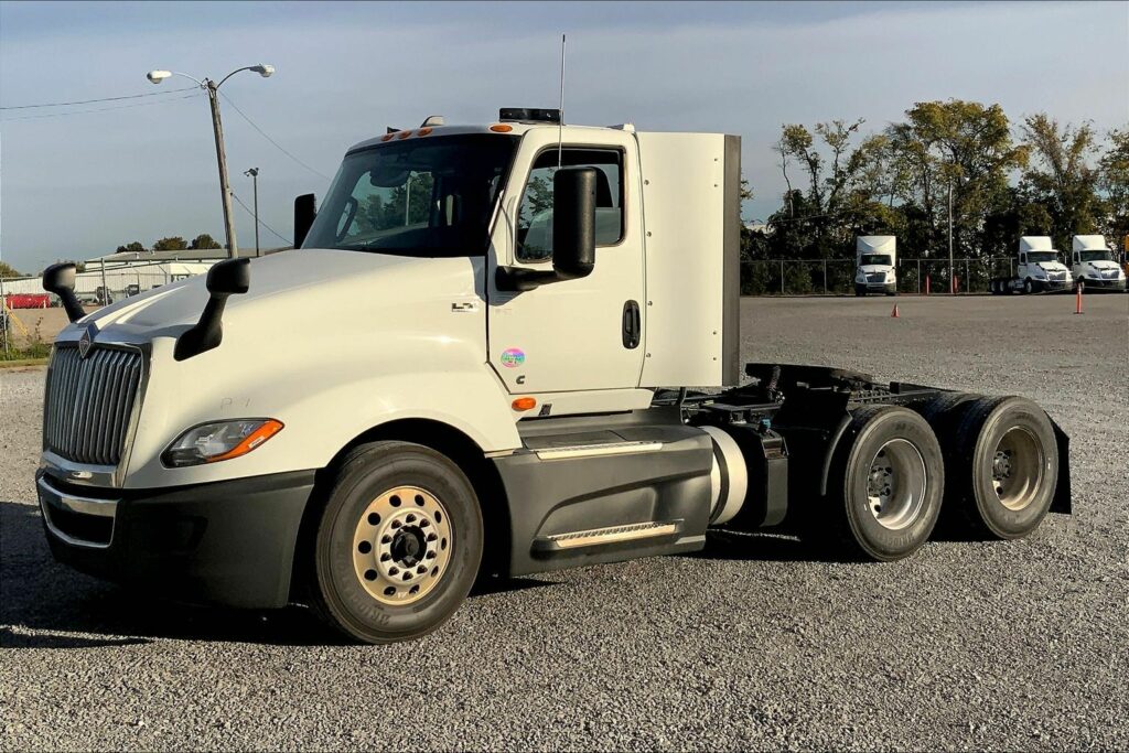 2021 CUM LT625 6×4 Day Cab