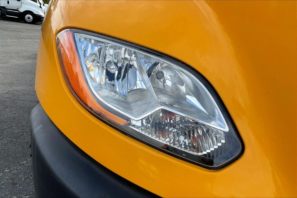 2022 CUM LT625 6×4 Sleeper