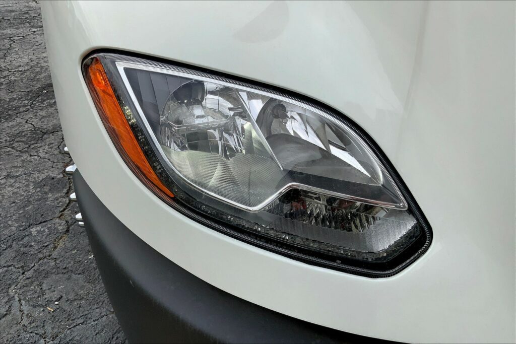 2022 CUM LT625 6×4 Sleeper