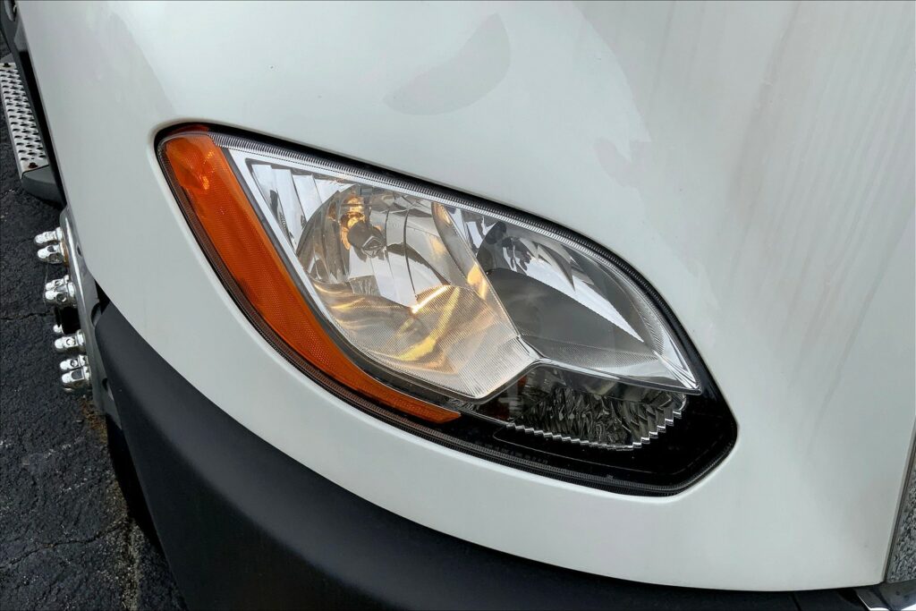 2021 CUM LT625 6×4 Sleeper