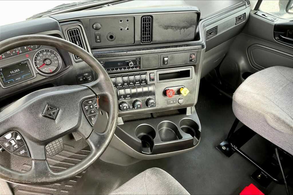 2021 CUM LT625 6×4 Day Cab