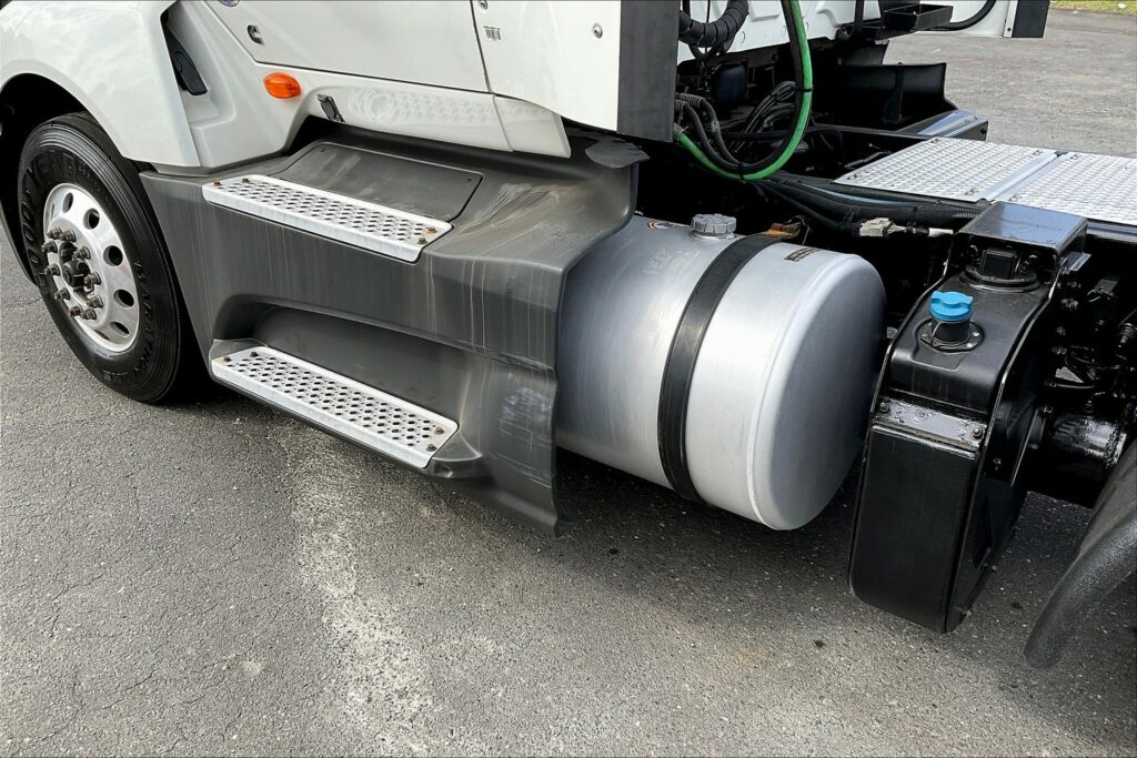 2021 CUM LT625 6×4 Day Cab