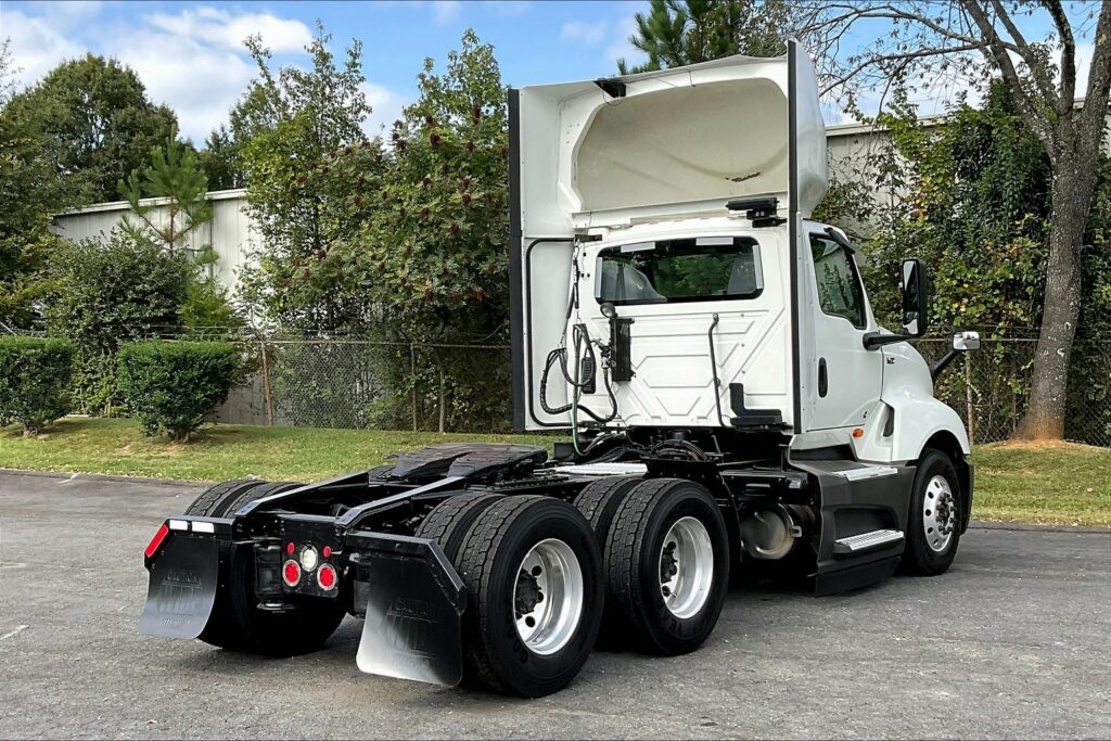 2021 CUM LT625 6×4 Day Cab