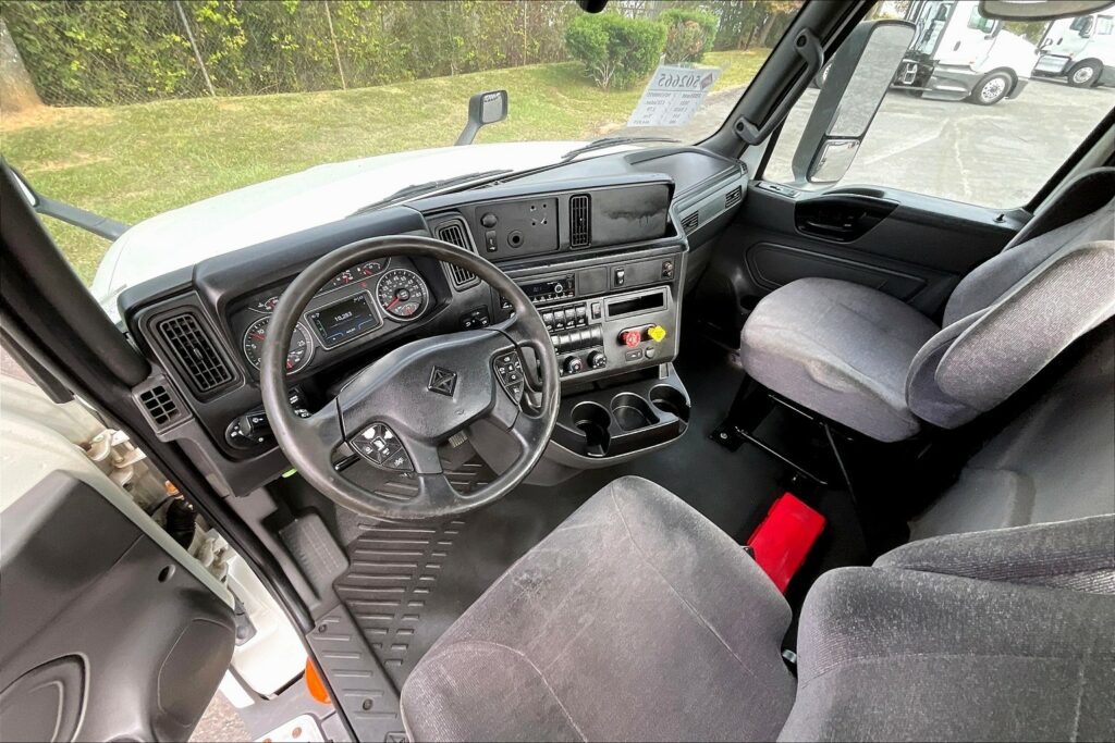 2021 CUM LT625 6×4 Day Cab