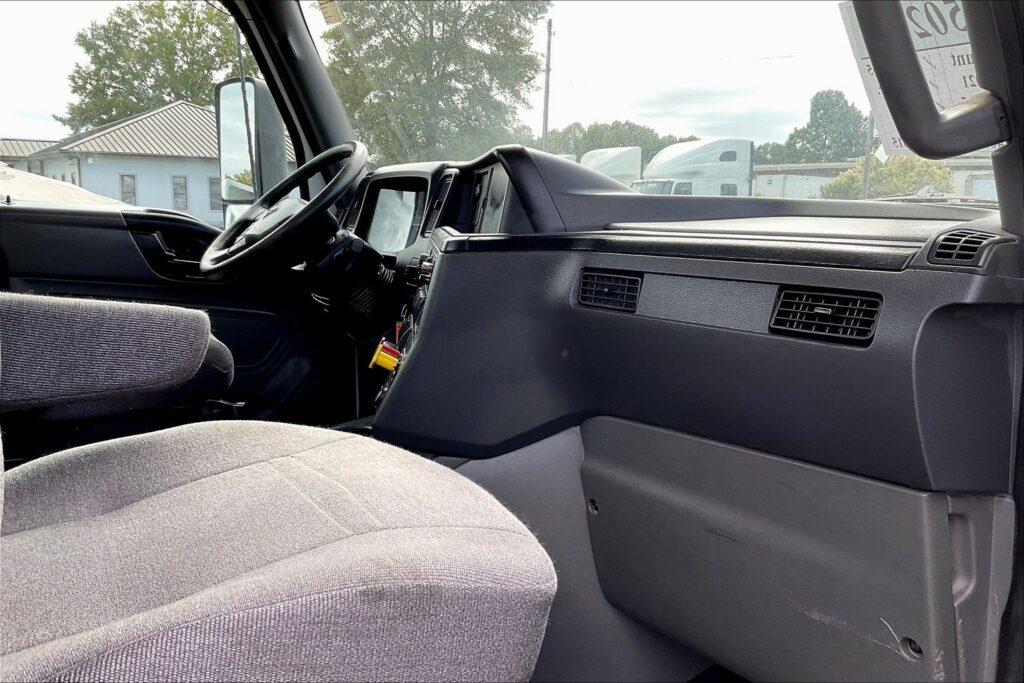 2021 CUM LT625 6×4 Day Cab
