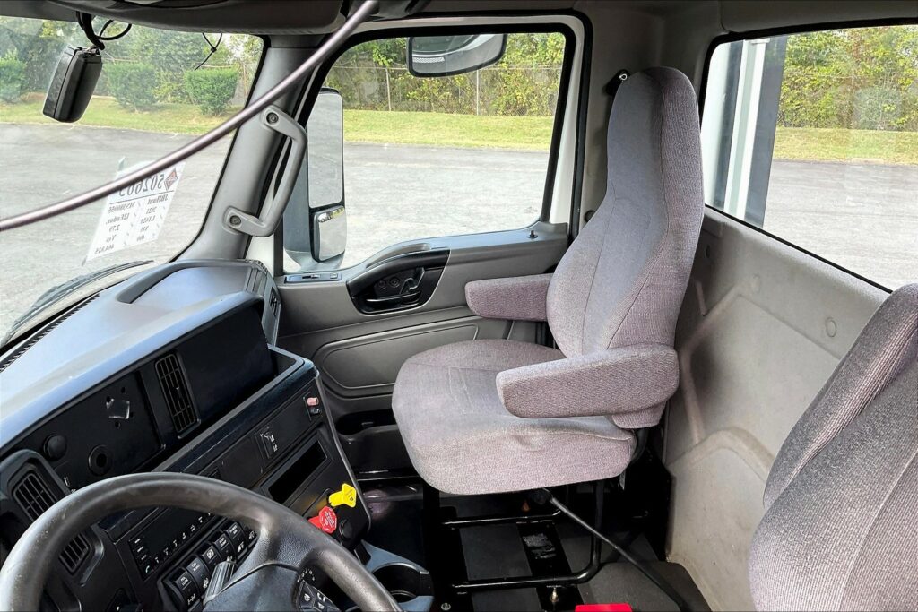 2021 CUM LT625 6×4 Day Cab