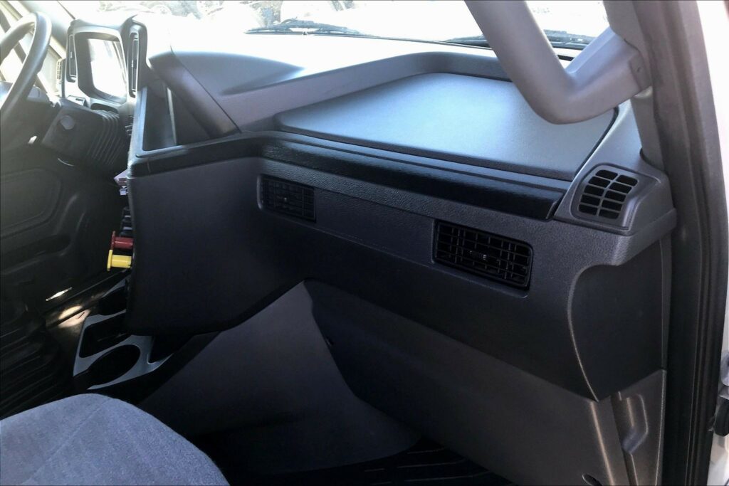 2022 CUM LT625 6×4 Sleeper