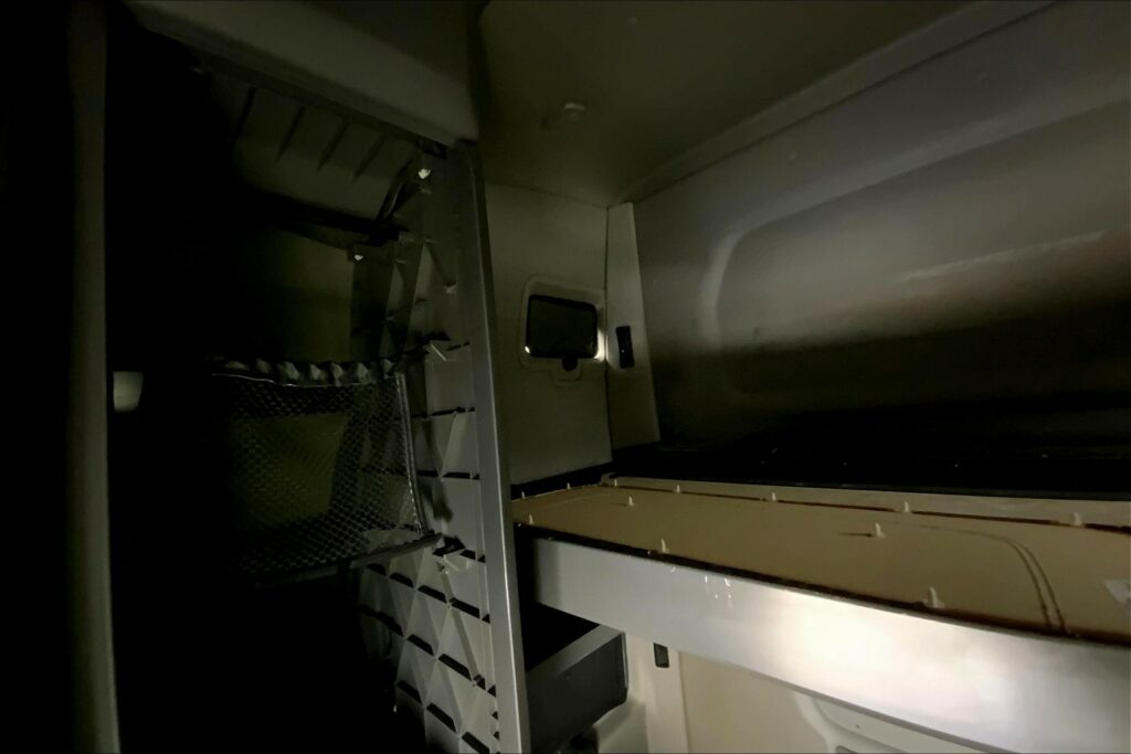 2022 CUM LT625 6×4 Sleeper