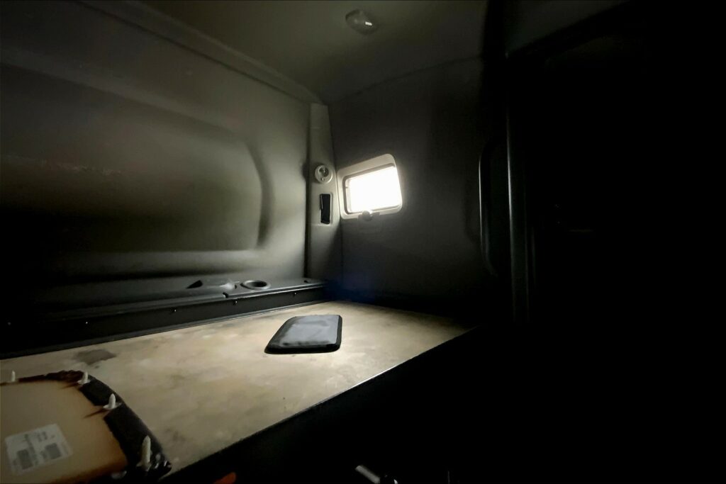 2022 CUM LT625 6×4 Sleeper