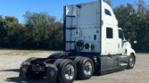 2021 CUM LT625 6×4 Sleeper