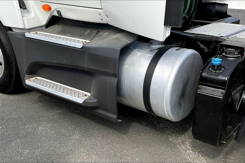 2021 CUM LT625 6×4 Day Cab