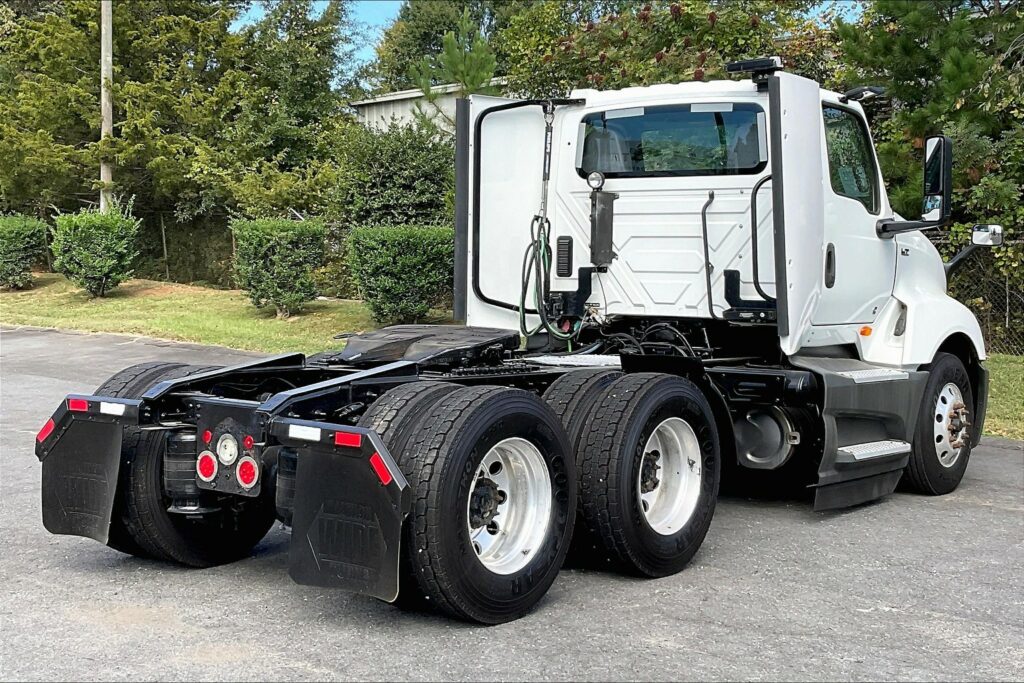 2021 CUM LT625 6×4 Day Cab