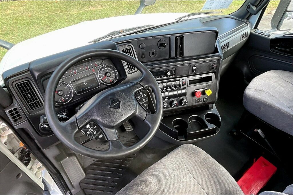 2021 CUM LT625 6×4 Day Cab