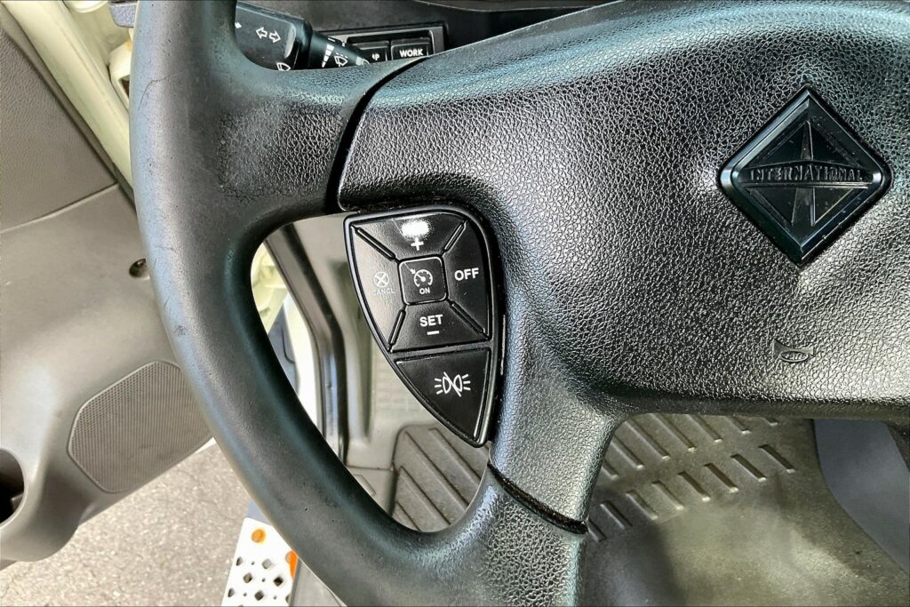 2021 CUM LT625 6×4 Day Cab