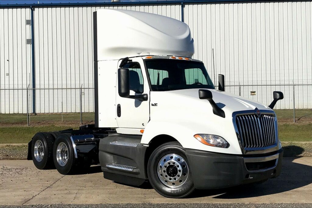 2021 CUM LT625 6×4 Day Cab