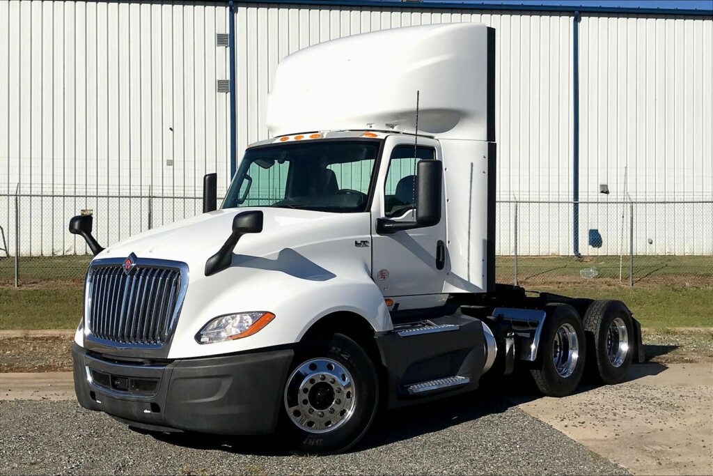2021 CUM LT625 6×4 Day Cab