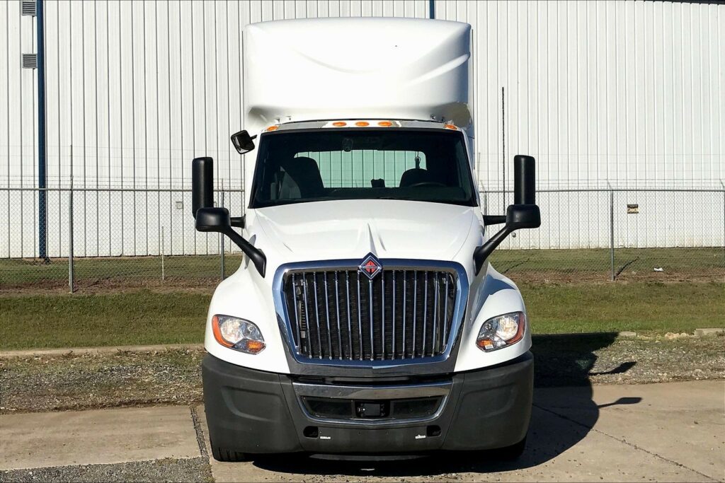 2021 CUM LT625 6×4 Day Cab