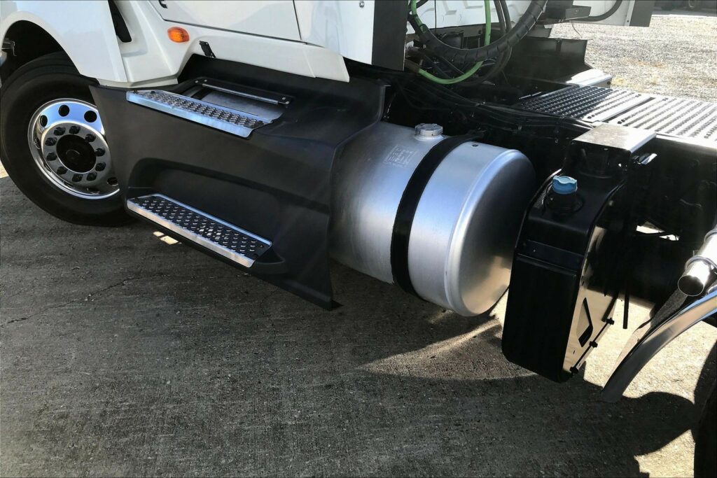 2021 CUM LT625 6×4 Day Cab