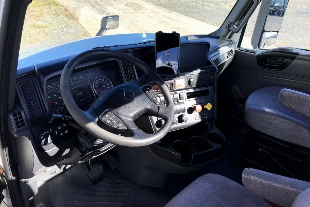 2021 CUM LT625 6×4 Day Cab