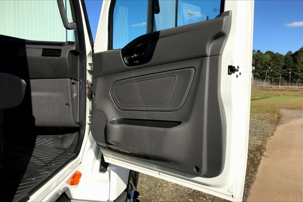 2021 CUM LT625 6×4 Day Cab