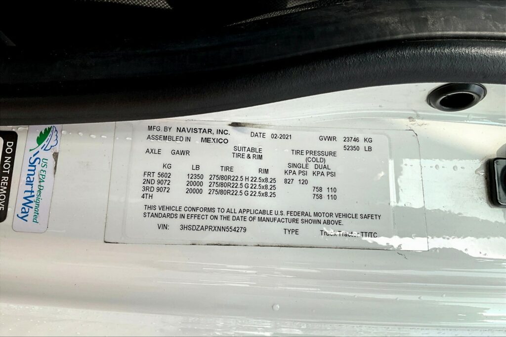 2022 CUM LT625 6×4 Sleeper