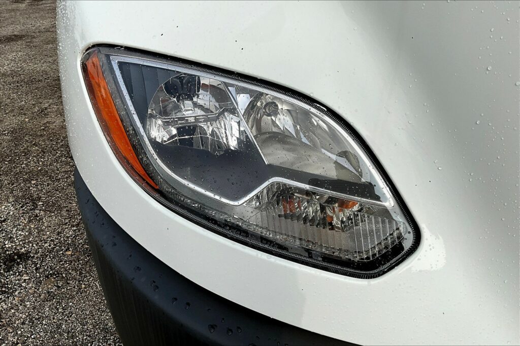 2022 CUM LT625 6×4 Sleeper