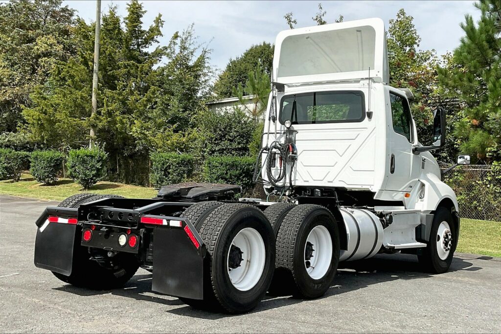 2019 INT LT625 6×4 Day Cab
