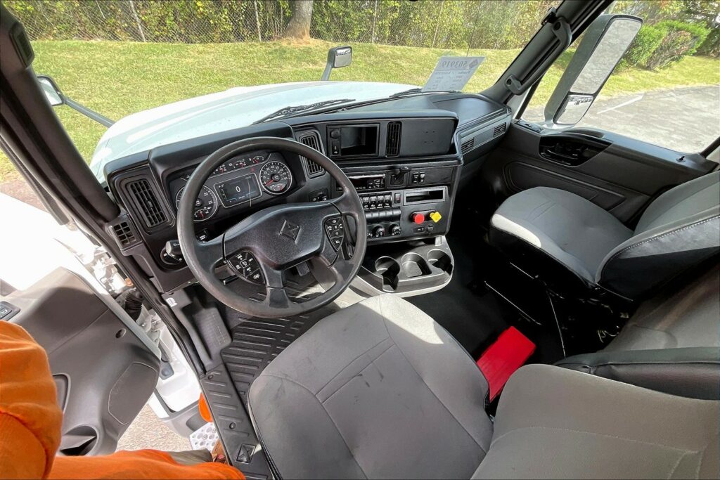 2019 INT LT625 6×4 Day Cab