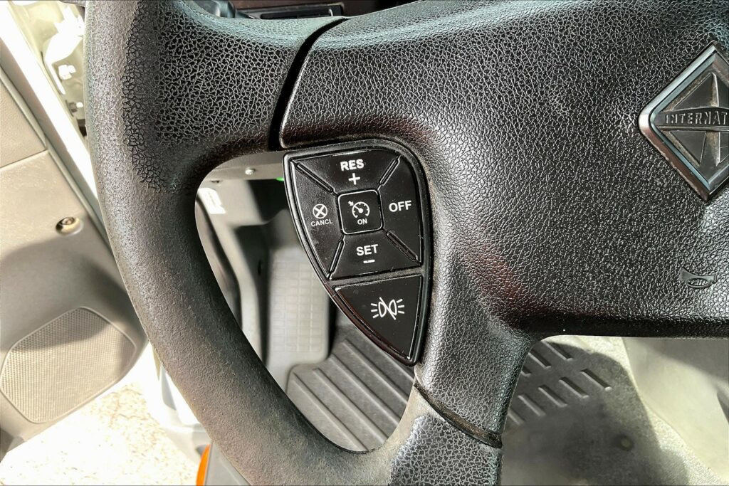 2019 INT LT625 6×4 Day Cab