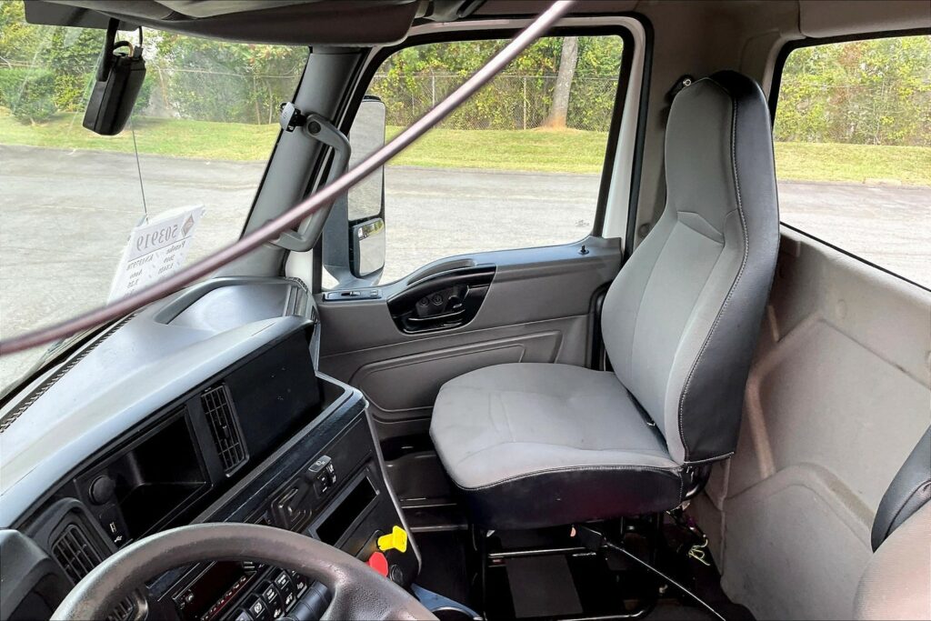 2019 INT LT625 6×4 Day Cab