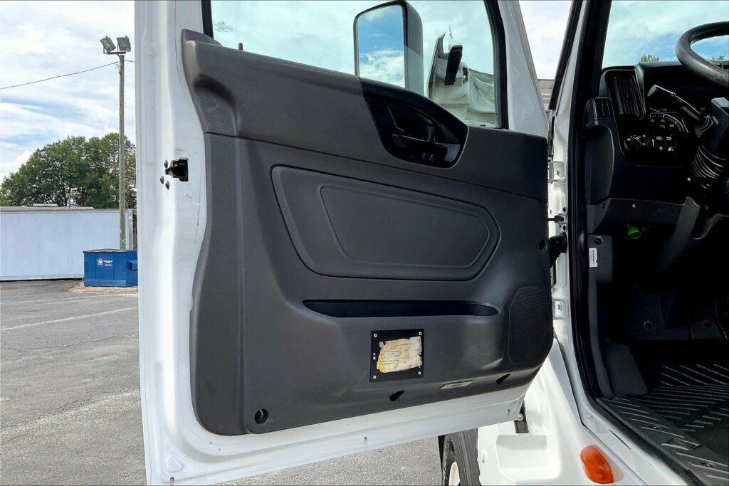 2019 INT LT625 6×4 Day Cab