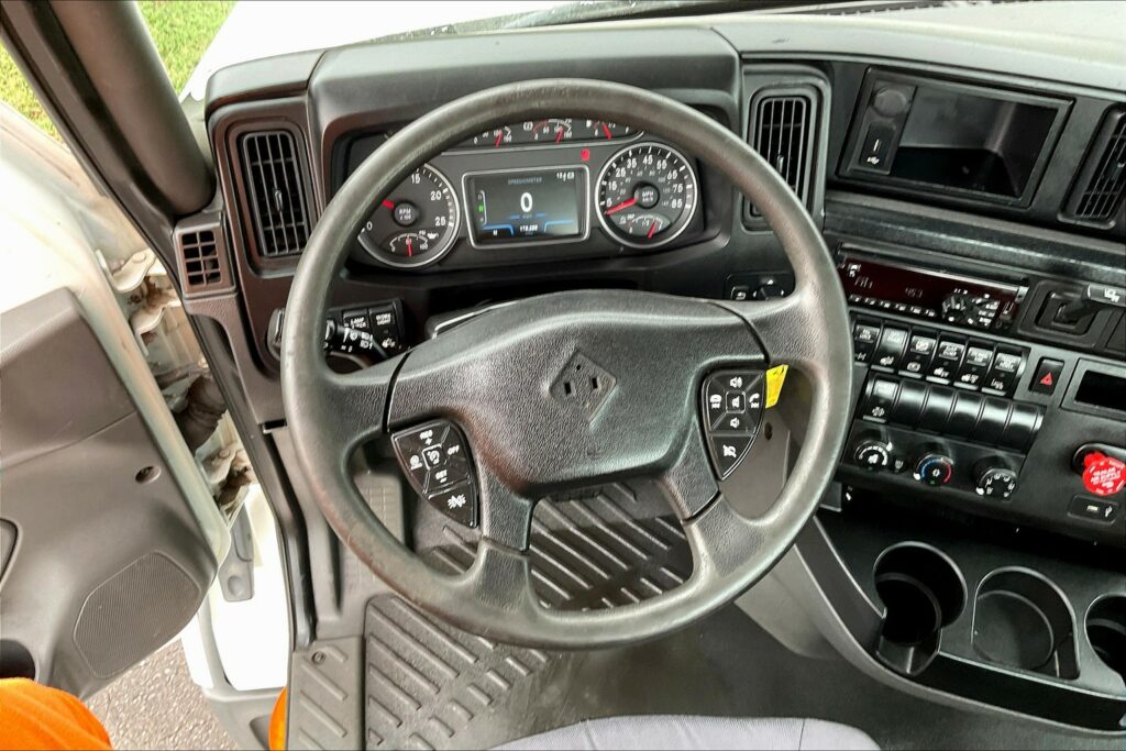 2019 INT LT625 6×4 Day Cab