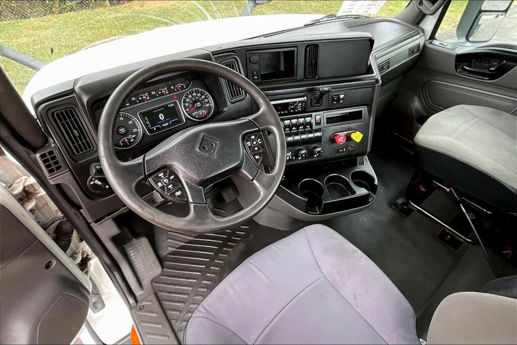 2019 INT LT625 6×4 Day Cab