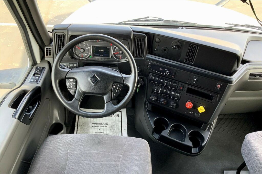 2021 INT LT625 6×4 Sleeper