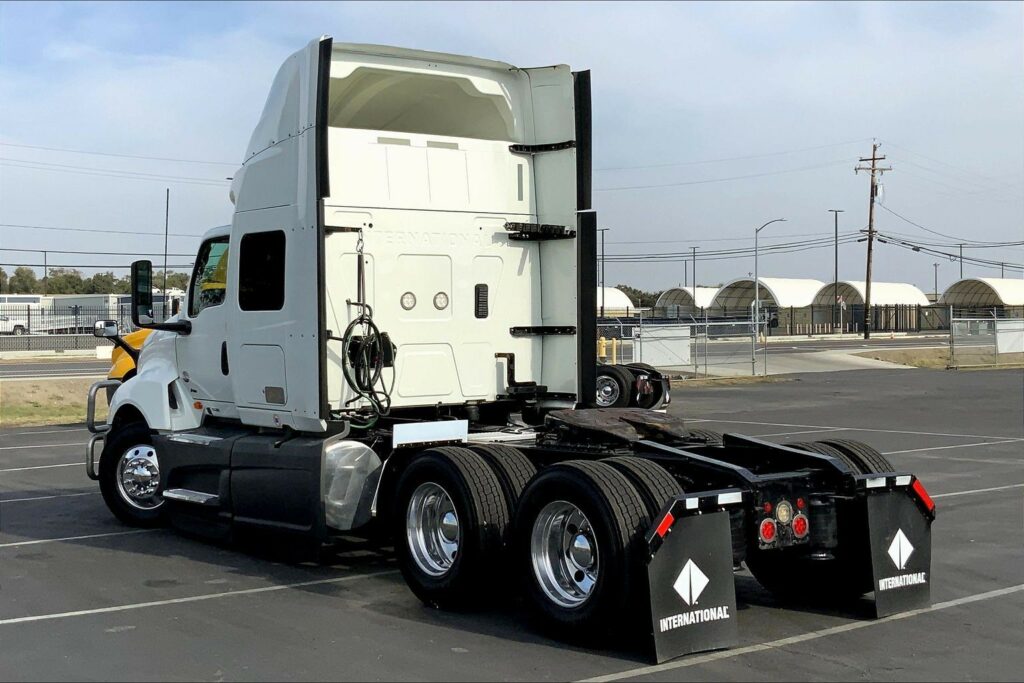 2021 INT LT625 6×4 Sleeper