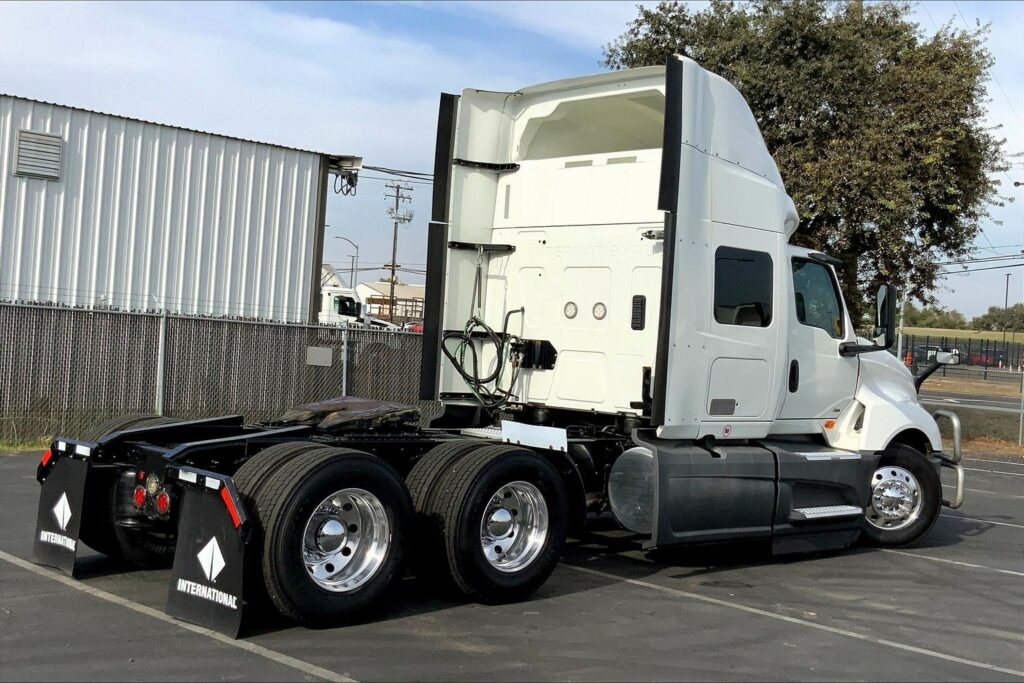 2021 INT LT625 6×4 Sleeper