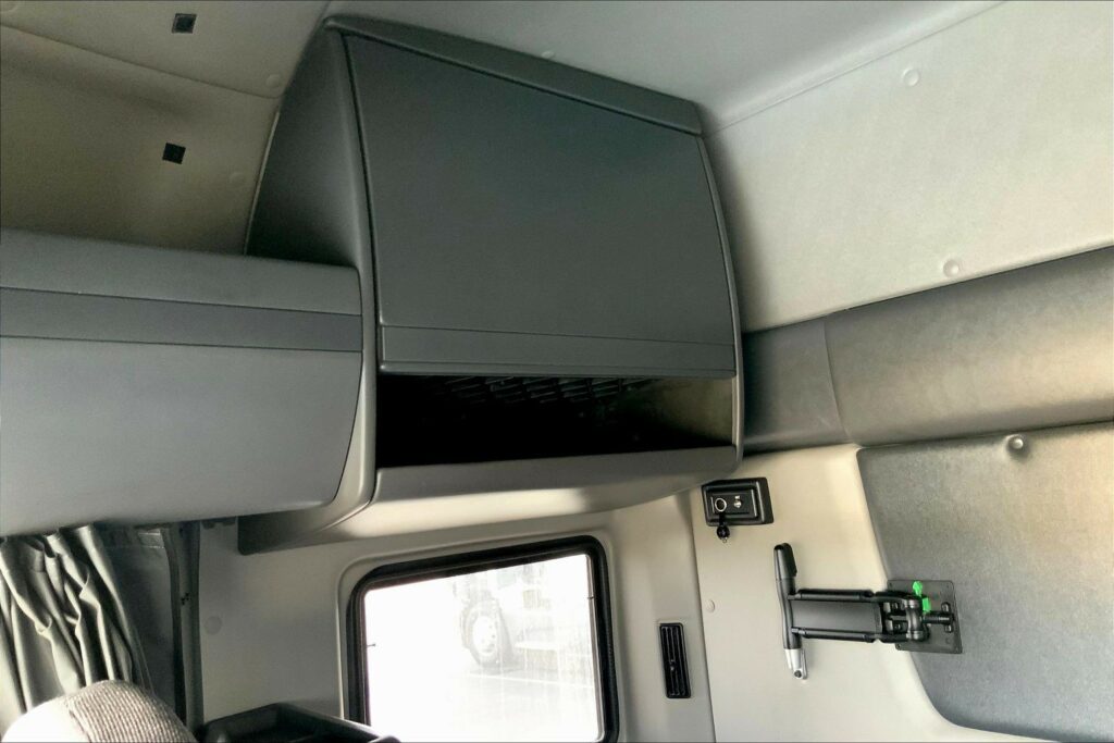 2021 INT LT625 6×4 Sleeper