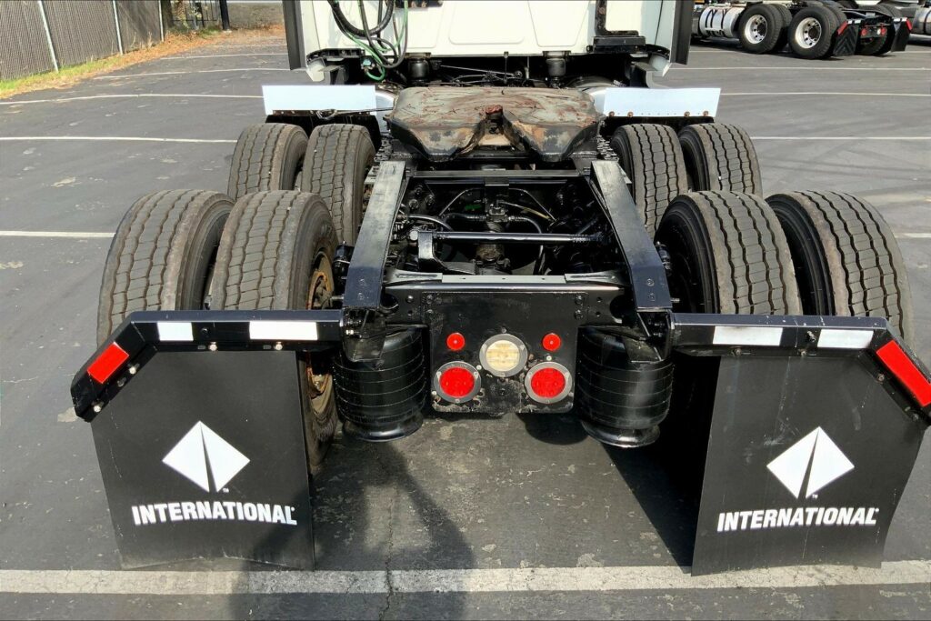 2021 INT LT625 6×4 Sleeper