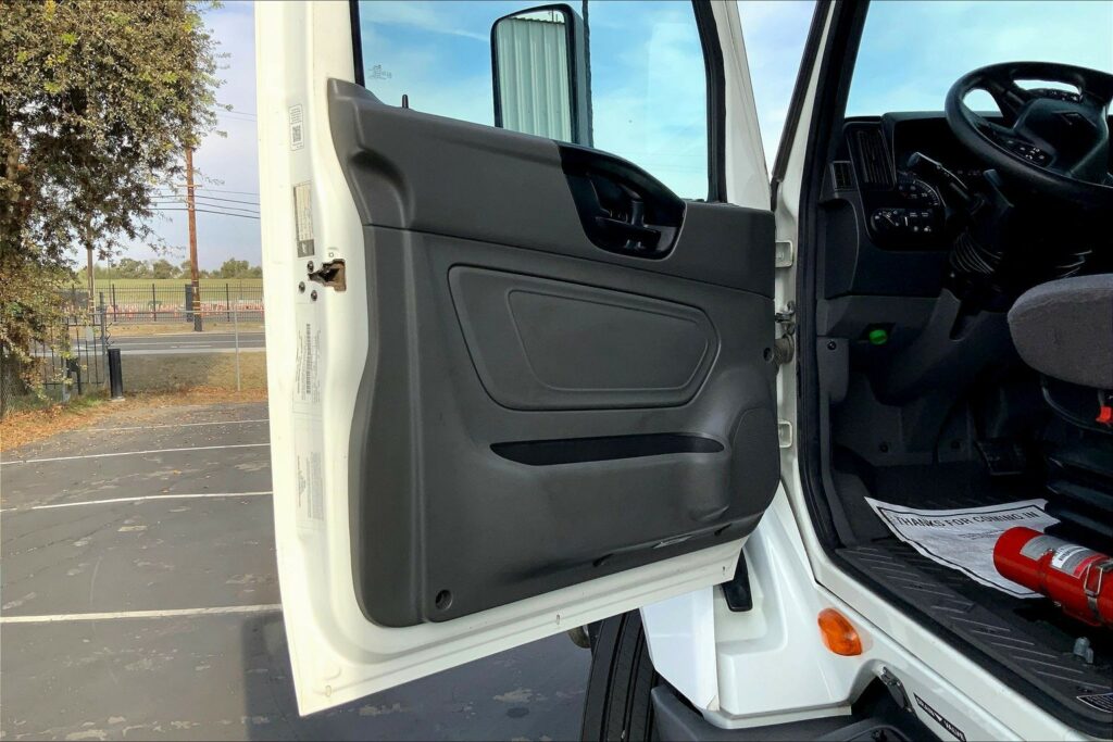 2021 INT LT625 6×4 Sleeper