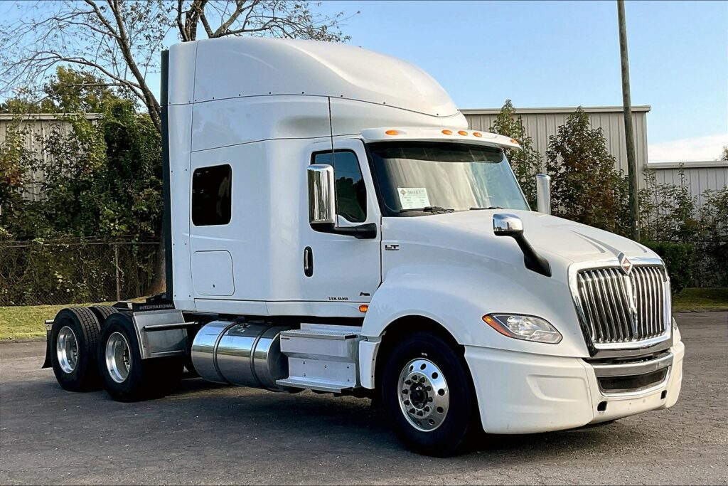 2022 INT LT625 6×4 Sleeper