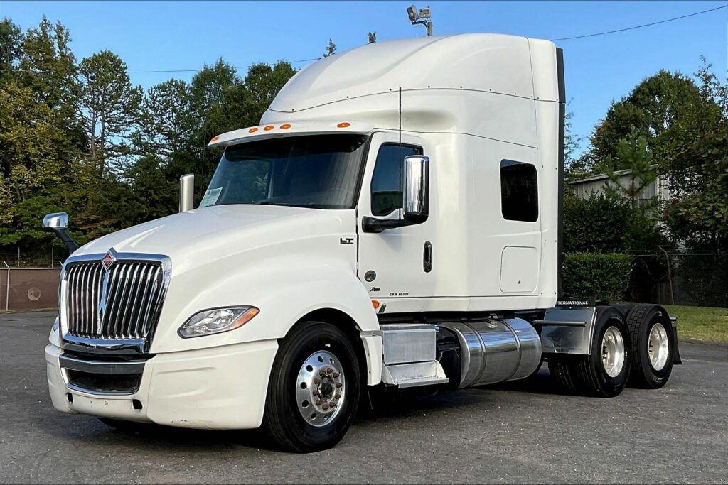 2022 INT LT625 6×4 Sleeper