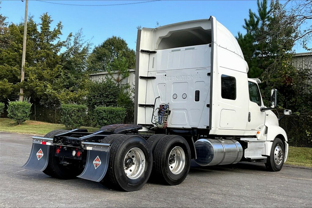 2022 INT LT625 6×4 Sleeper