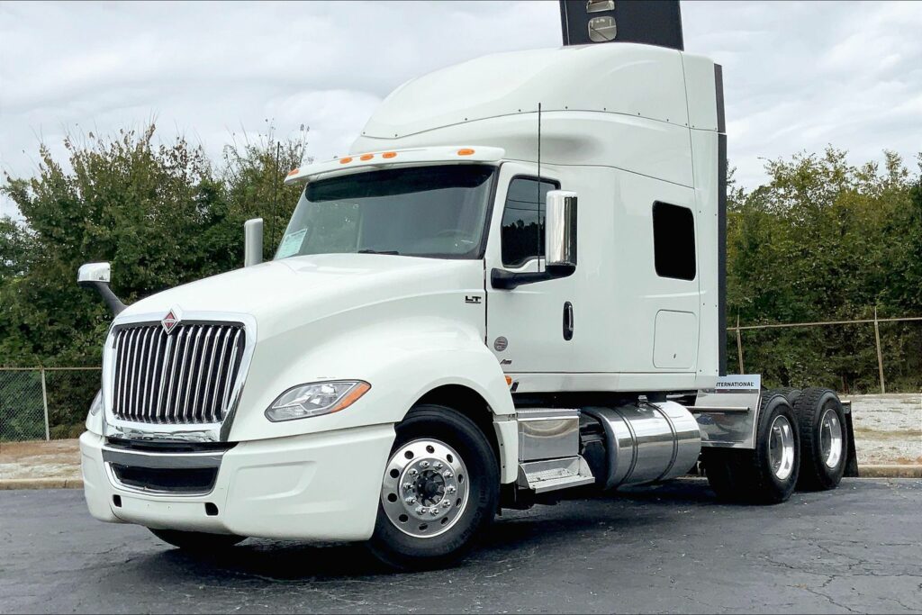 2023 INT LT625 6×4 Sleeper